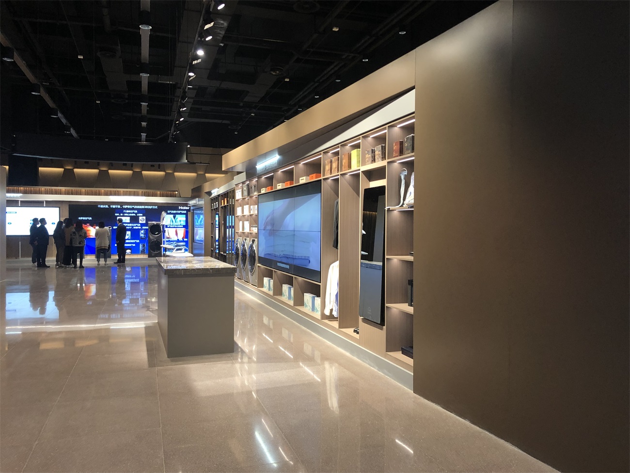 2021年海爾青島展示廳設(shè)計(jì)
